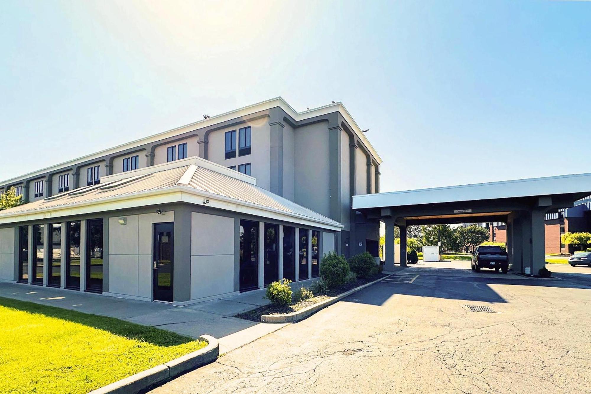 Country Inn & Suites By Radisson, Canton Near Hall Of Fame North Canton Exterior photo